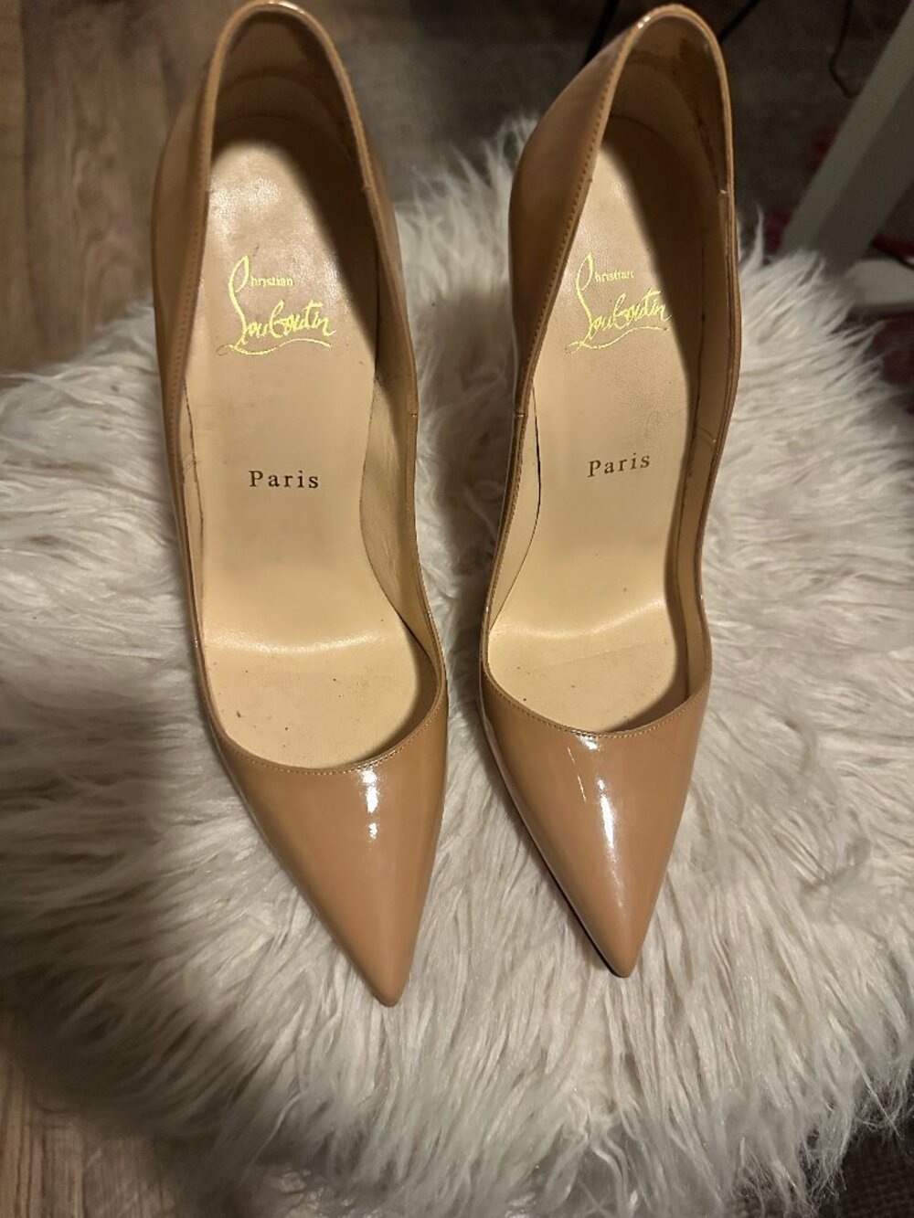 Christian Louboutin So Kate- Nude.